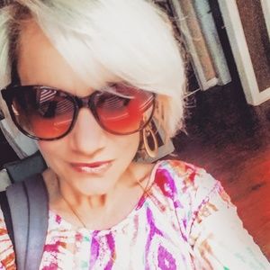 Meet your Posher, Christy